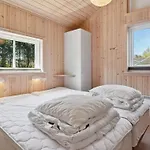 Edna - 500m From The Sea By Interhome Vester Somarken