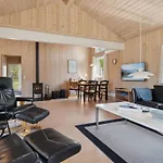 Edna - 500m From The Sea By Interhome Vester Somarken