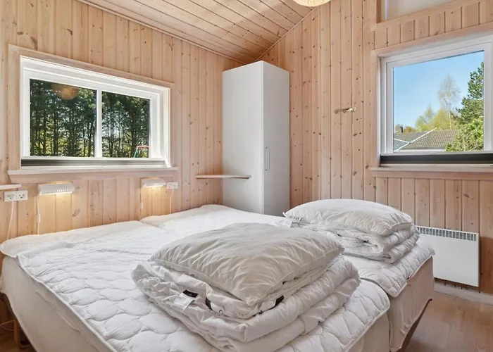 Edna - 500m From The Sea By Interhome Vester Somarken